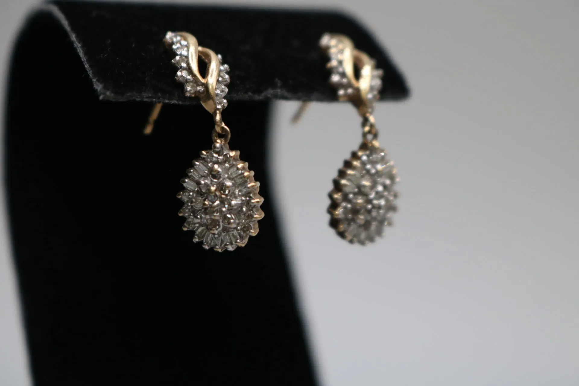 10K Yellow Gold Diamond Teardrop Earrings (0.21 CTW)