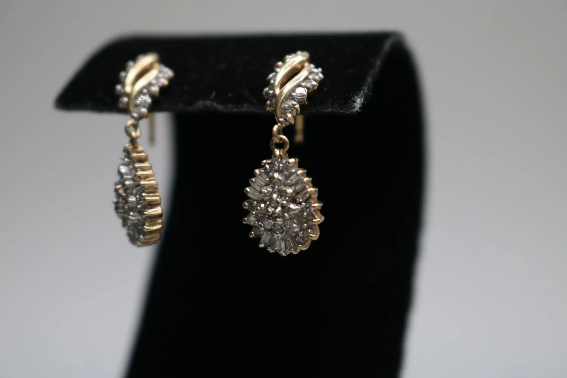 10K Yellow Gold Diamond Teardrop Earrings (0.21 CTW)