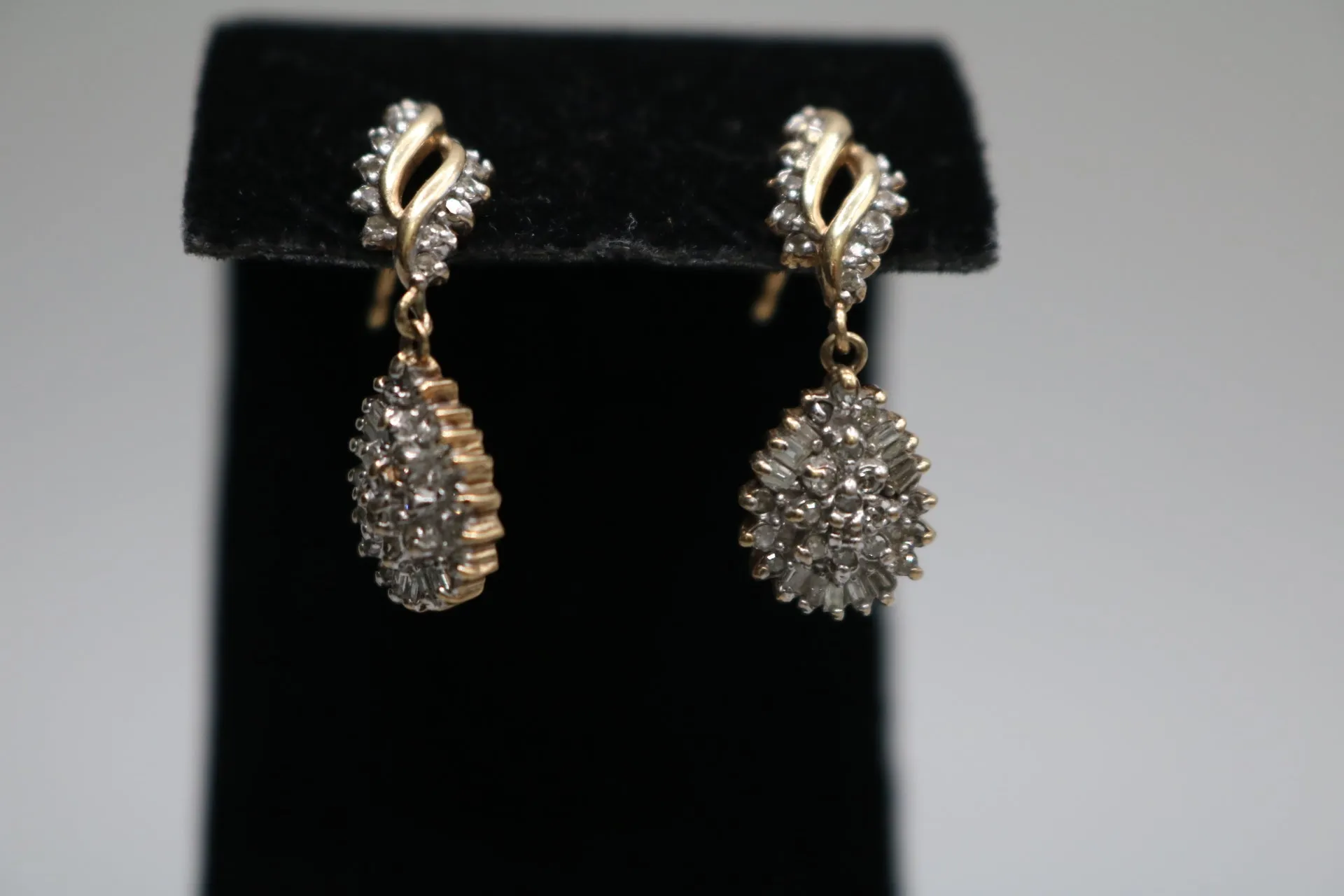 10K Yellow Gold Diamond Teardrop Earrings (0.21 CTW)