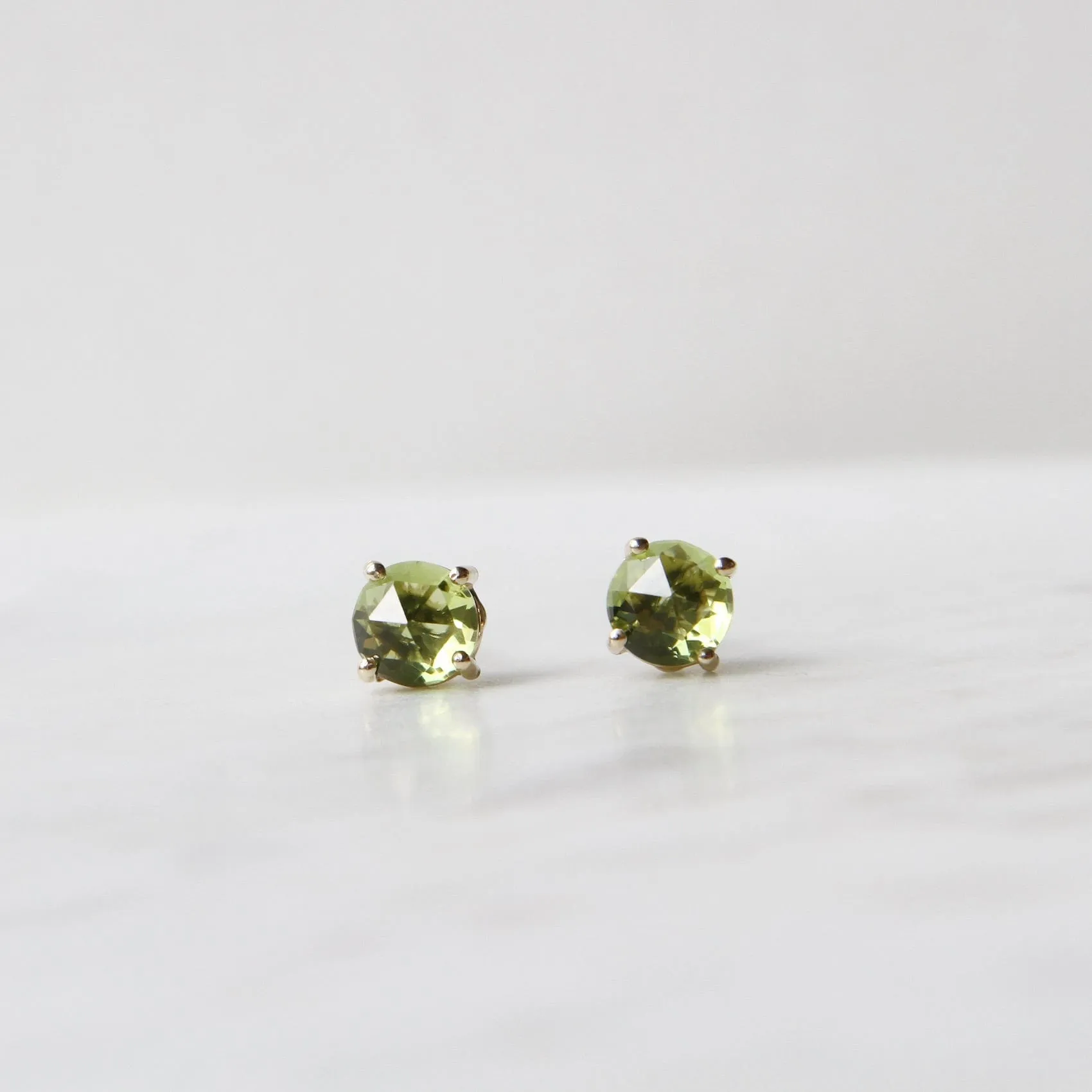 14k Yellow Gold Round Peridot Post Earrings