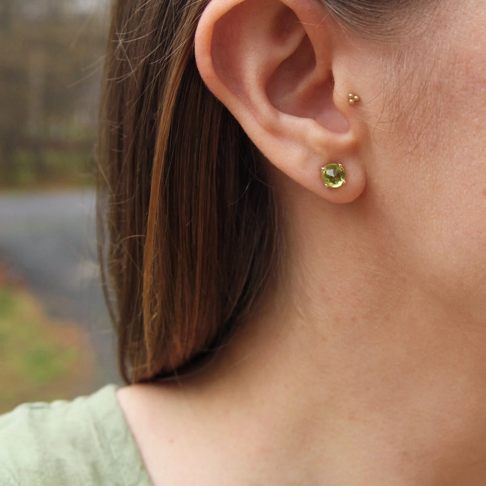 14k Yellow Gold Round Peridot Post Earrings