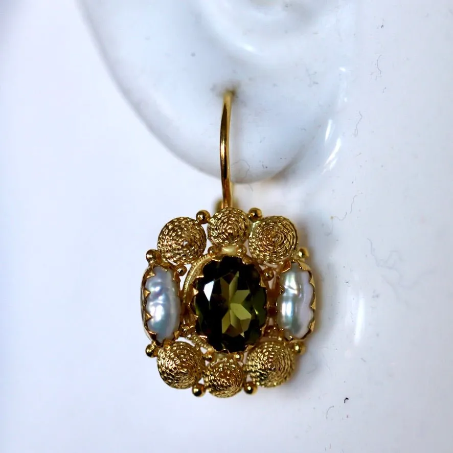 Jane Austen 14k Gold, Peridot and Pearl Earrings