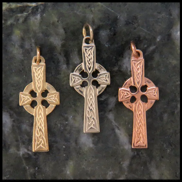 Kelly Celtic Cross Pendant in 14K Gold