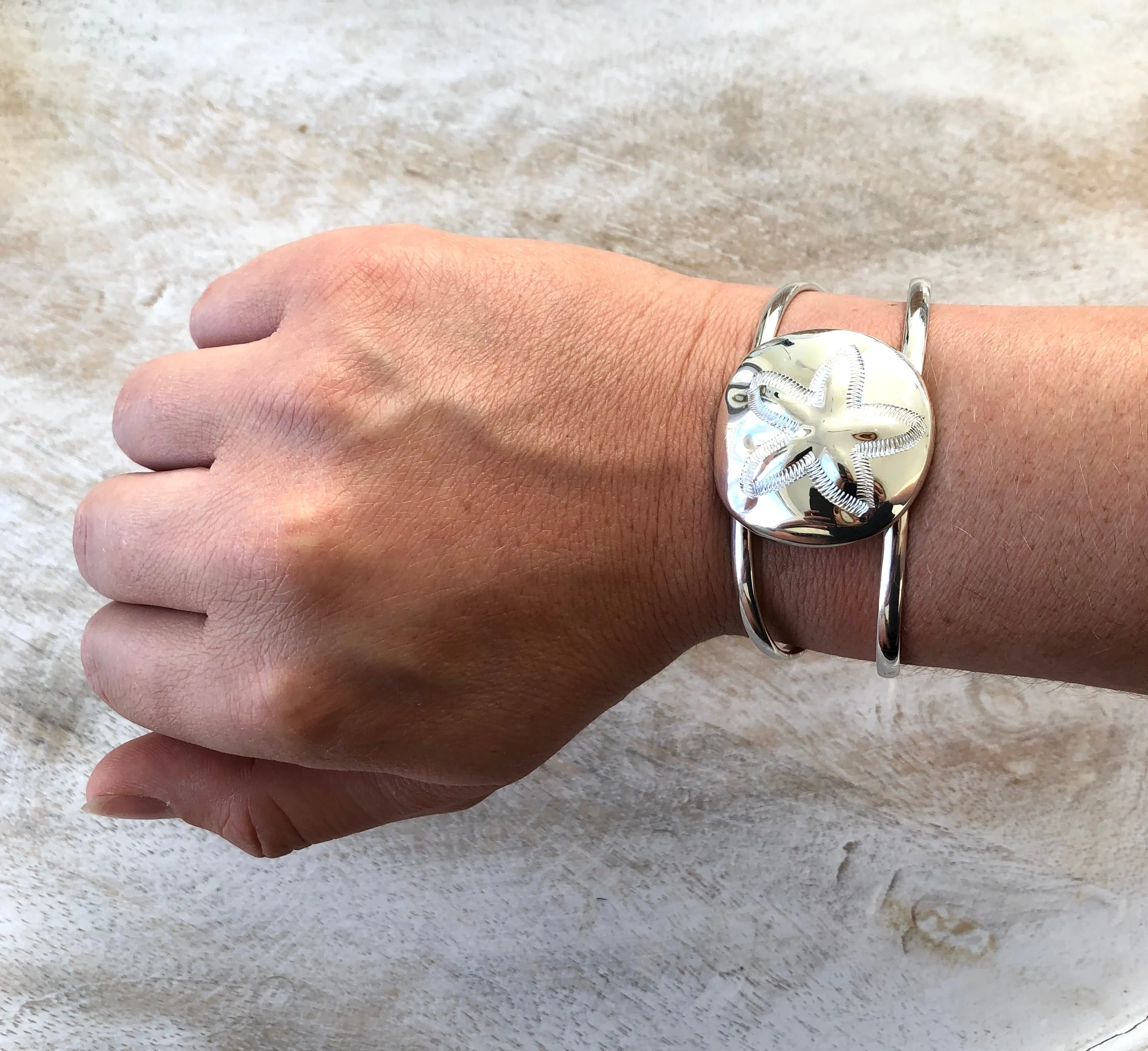 MM M4-51 25 SAND DOLLAR CUFF