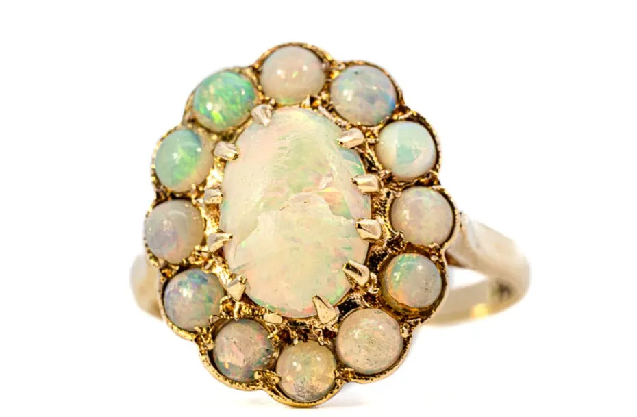 Stunning Vintage 9ct Yellow Gold 13-Stone Opal Cluster Ring