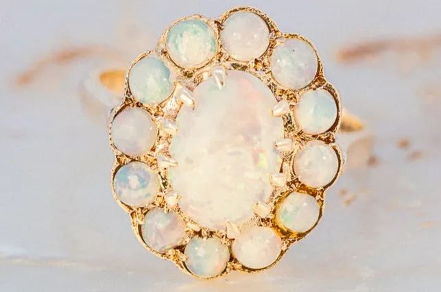 Stunning Vintage 9ct Yellow Gold 13-Stone Opal Cluster Ring