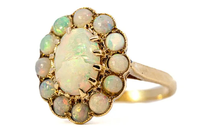 Stunning Vintage 9ct Yellow Gold 13-Stone Opal Cluster Ring